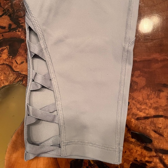 Victoria’s Secret Size M Knockout Capri - Picture 3 of 5